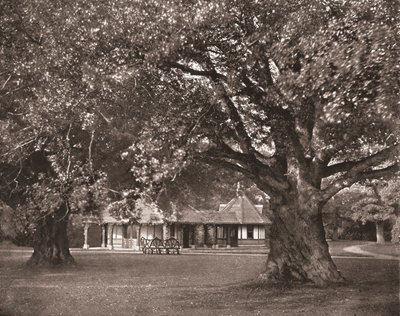 क्वींस टी-रूम, फ्रॉगमोर, बर्कशायर, 1894। द्वारा अज्ञात