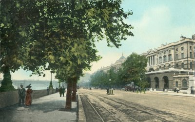 टेम्स तटबंध और समरसेट हाउस, लंदन, c1915। द्वारा अज्ञात