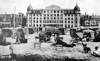 द ट्रॉविल पैलेस, ट्रॉविल, फ्रांस, c1920s द्वारा अज्ञात