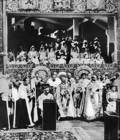 22 जून 1911 को किंग जॉर्ज पंचम, वेस्टमिंस्टर एब्बे का राज्याभिषेक द्वारा अज्ञात