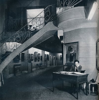 अमेरिकन-ब्रिटिश आर्ट सेंटर की भूतल गैलरी, c1941 द्वारा अज्ञात