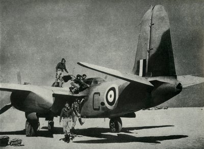 गर्म सूरज एक रेगिस्तान लैंडिंग जमीन पर नीचे धारा 1942-1943, 1945। द्वारा अज्ञात