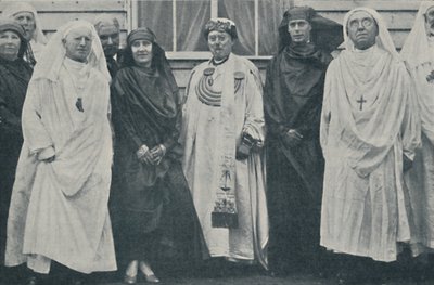 वेल्स, १ ९ २६, १ ९ ३ Wales में उनकी मजीठियाँ। द्वारा अज्ञात