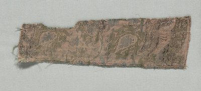 इतालवी गोथिक सिल्क के तीन टुकड़े, 1350-1399। द्वारा अज्ञात