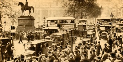 ट्राफलगर स्क्वायर, लंदन में यातायात, 1933। द्वारा अज्ञात