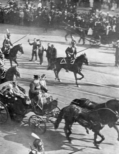 21 जुलाई 1914 को फ्रांस के राष्ट्रपति पोनकेयर, सेंट पीटर्सबर्ग, रूस के साथ ज़ार निकोलस II। द्वारा अज्ञात