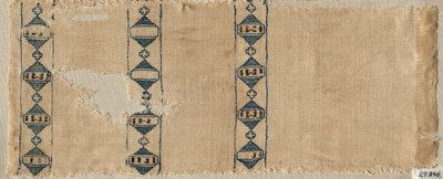 स्कार्फ या हेडड्रेस के दो टुकड़े, 1300। द्वारा अज्ञात