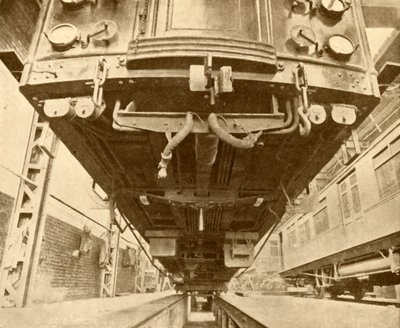 अंडरग्राउंड: अंडर एक जिला रेलवे इलेक्ट्रिक कार, 1930। द्वारा अज्ञात
