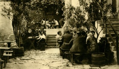 वाइनरी में वाइनरी, वियना, ऑस्ट्रिया, c1935। द्वारा अज्ञात