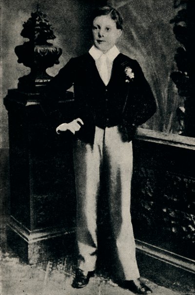 विंस्टन चर्चिल एट हैरो, c1887, 1945। द्वारा अज्ञात
