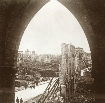 खंडहर में Ypres, फ़्लैंडर्स, बेल्जियम, c1914-c1918 द्वारा अज्ञात