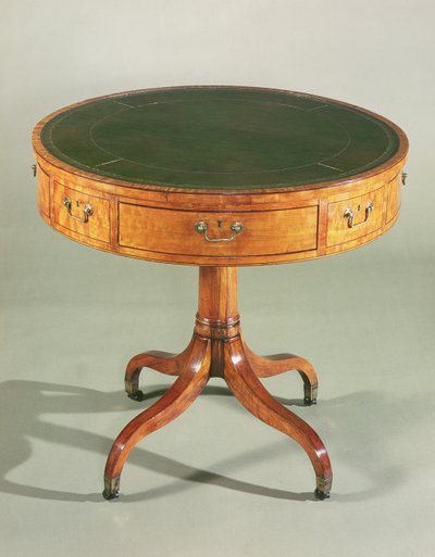 एक छोटा शेरेटन साटनवुड ड्रम टेबल। अंग्रेजी, c.1790 द्वारा अज्ञात अज्ञात