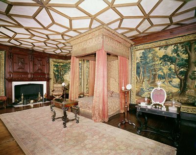 स्पैंगल्ड बेडरूम, c.1619-20 से लाल साटन और सिल्वर टिशू एप्लाइक के हैंगिंग्स और कवरलेट द्वारा Unbekannt Unbekannt
