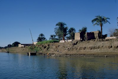 बैंक ऑफ द नाइल (फोटो) द्वारा अज्ञात