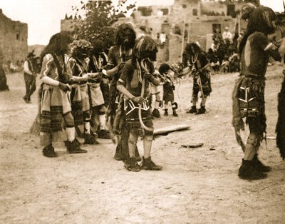 सांपों को ले जाना 1900 (फोटो) द्वारा जॉन एर्लेंडसन