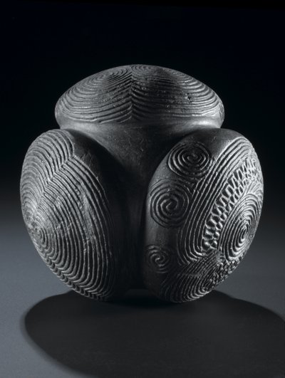 ग्लास हिल, टोवी, एबर्डीनशायर, नियोलिथिक से नक्काशीदार गेंद, c.3000 ईसा पूर्व द्वारा अज्ञात