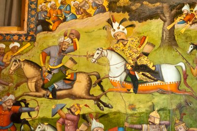 फ्रेस्को; ताहिर अबाद की लड़ाई में एक सफेद घोड़े पर शाह इस्माइल; १५१०; मर्व में उज्बेक्स के खिलाफ; चेहल सोतौन; चालीस स्तंभ पैलेस; इस्फ़हान; ईरान; एशिया द्वारा अज्ञात