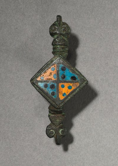 सजावटी ब्रोच, c.100-300 द्वारा अज्ञात
