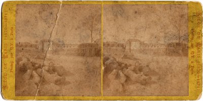 पेरिस घेराबंदी (1871): 20/09/1870 और 28/01/1871 के बीच प्रशिया द्वारा शहर की घेराबंदी के दौरान शहर का दृश्य। क्यूवी की तस्वीर। कार्डबोर्ड डिम पर प्रिंट करें। 17x6,9 सेमी द्वारा अज्ञात