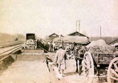 प्रथम विश्व युद्ध के पहले महीनों के दौरान एक पैदल सेना के लेफ्टिनेंट के एक व्यक्तिगत एल्बम से फोटो द्वारा अज्ञात