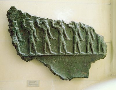 एलामाइट योद्धाओं का जुलूस, सुसा, ईरान, एलामाइट काल, c.1150 ईसा पूर्व (कांस्य राहत) द्वारा अज्ञात