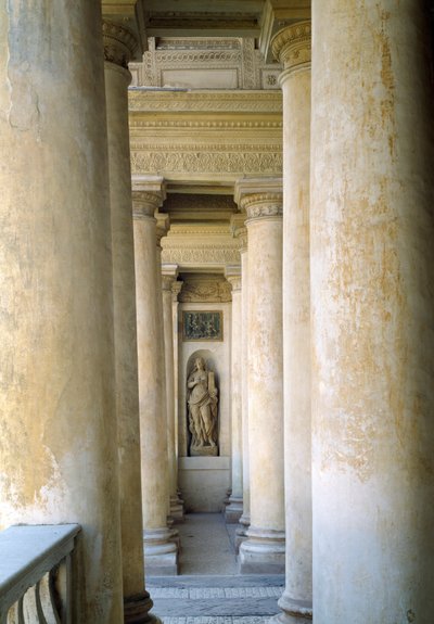 Giulio Romano (1499-1546) द्वारा डिज़ाइन किए गए बगीचे के अग्रभाग के स्तंभों को दिखाते हुए Loggia di Davide (या D'Onore) इंटीरियर द्वारा अज्ञात