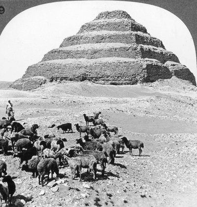 सकराह, मिस्र का पिरामिड, 1905। द्वारा अंडरवुड और अंडरवुड