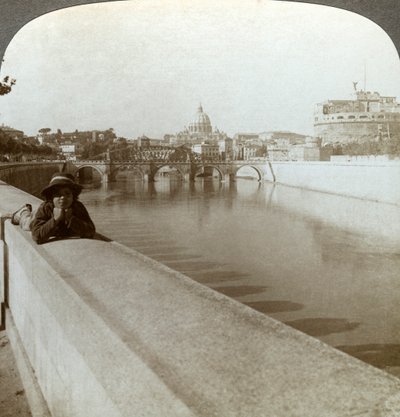 द रिवर टीबर, कैलेण्डर संत एंजेलो और सेंट पीटर्स बेसिलिका, रोम, इटली। द्वारा अंडरवुड और अंडरवुड