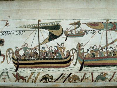 1066 में विलियम द कॉन्क्वेरेंट (1027-1087) द्वारा इंग्लैंड की विजय: नॉर्मन बेड़े इंग्लैंड की ओर बढ़ रहे हैं बेय्यूक्स टेपेस्ट्री या क्वीन मैथिल्डे की कढ़ाई का विवरण द्वारा अज्ञात कलाकार
