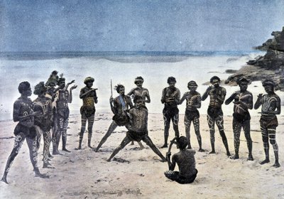 पापुआ गांव करपुना (न्यू गिनी) के बगल में समुद्र तट पर नृत्य करते हैं। द्वारा अज्ञात कलाकार