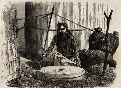 तुर्कमेन महिला अनाज पीसने वाले पहिये का उपयोग करती है, एक सरल क्रैंक प्रणाली को सक्रिय करती है, ऊपरी पत्थर मुड़ जाता है और इस पत्थर को दूसरे पर रगड़ने से अनाज को कुचल दिया जाता है, जो रोटी, उबला हुआ, पैटी के रूप में तुर्कमान आहार का आधार बनता है। एनग्रेविं द्वारा अज्ञात कलाकार