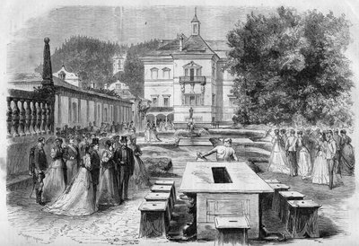 सम्राट फ्रेंकोइस-जोसेफ (1830-1916) और ऑस्ट्रिया के इंप्रेस एलिजाबेथ (सिसी) (1837-1898) की यूजनी (1826-1920), फ्रांसीसी और नेपोलियन III की इम्प्रेस के साथ ऑस्ट्रिया में हेलब्रुन के शाही निवास पर 21 अगस्त को यात्रा द्वारा अज्ञात कलाकार