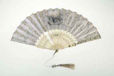 पंखा, c.1850, चित्रित कागज, हड्डी, चांदी, और रेशम-और-धात्विक-धागा लटकन, निर्माता अज्ञात द्वारा अज्ञात कलाकार