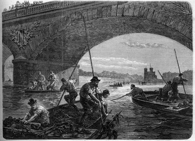 1871 में पेरिस कम्यून। कम्यून की अंतिम बहस के समय फेडरेस (कम्युनर्ड्स) द्वारा ऑस्टरलिट्ज़ पुल के नीचे सीन में फेंके गए हथियारों के लिए मछली पकड़ना। द्वारा अज्ञात कलाकार