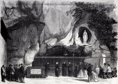 हाई पाइरेनीज़ में लूर्डेस की गुफा का दृश्य जहां 1858 में वर्जिन बर्नाडेट सोबिरस (1844-1879) को दिखाई दिया, जो वर्तमान तीर्थ स्थान है। 19वीं सदी की नक्काशी द्वारा अज्ञात कलाकार