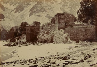 चित्राल का किला, 1895 द्वारा अज्ञात