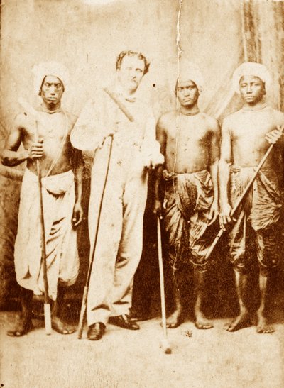 लेफ्टिनेंट जोसेफ शेरेर, कछार के सहायक अधीक्षक, अपने पदाधिकारियों के साथ, मणिपुर, 1861 ई.पू. द्वारा अज्ञात