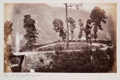 दार्जिलिंग हिमालयन लाइन पर लूप, c.1885 (सीपिया फोटो) द्वारा अज्ञात फोटोग्राफर