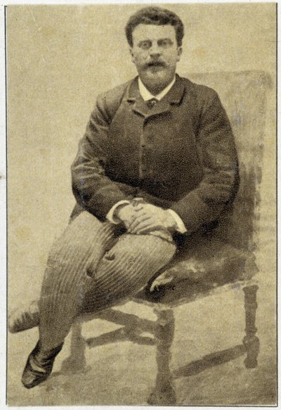 1890 में गाइ डे मौपासेंट (1850 - 1893) का पोर्ट्रेट। द्वारा अज्ञात फोटोग्राफर