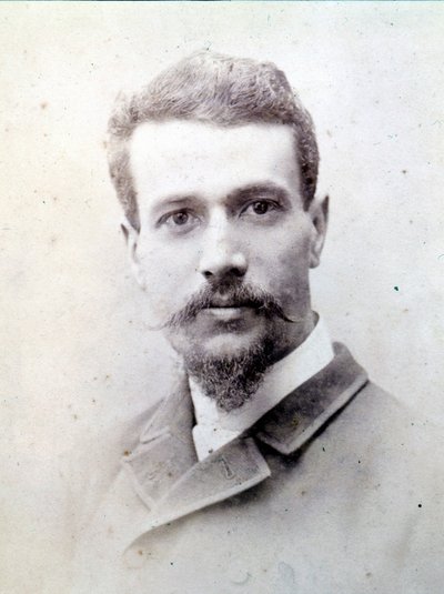 सवोर्गनन डी ब्रेज़ा का पोर्ट्रेट (1852 - 1905)। द्वारा अज्ञात फोटोग्राफर