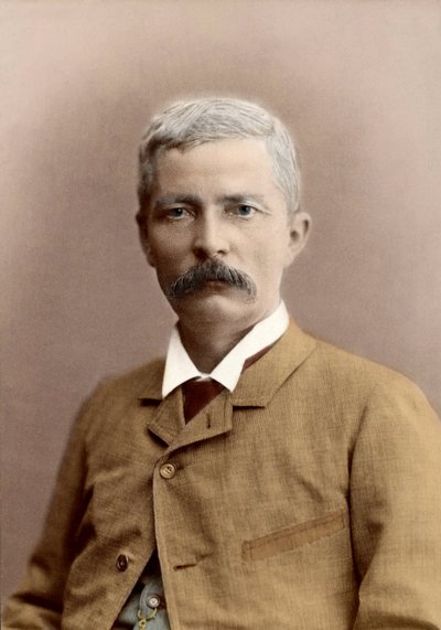 सर हेनरी मॉर्टन स्टेनली (जन्म जॉन रोलैंड्स) (1841-1904), वेल्श पत्रकार और खोजकर्ता का पोर्ट्रेट। बाद में रंगना द्वारा अज्ञात फोटोग्राफर