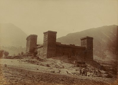 चित्राल किले का दृश्य, 1895 द्वारा अज्ञात फोटोग्राफर