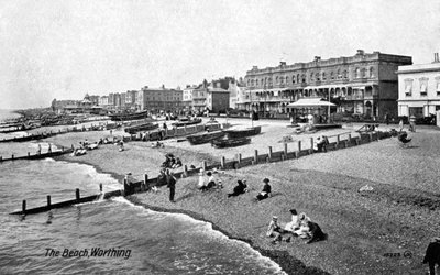 वर्थिंग, वेस्ट ससेक्स, 1917 में समुद्र तट। द्वारा वेलेंटाइन और संस प्रकाशन सह