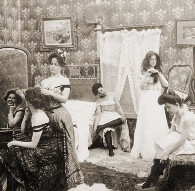 &39;ड्रेसिंग फॉर द बॉल&39;, c.1900 (सीपिया फोटो) (473245 भी देखें) द्वारा वर्मोंट, यूएसए एचसी व्हाइट कंपनी