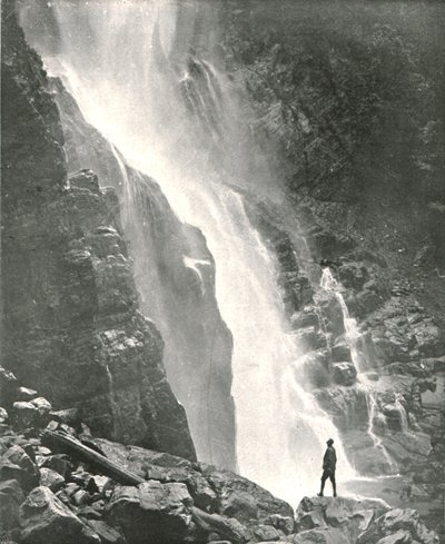 पहाड़ी जिले में एक झरना, देहरादून, भारत, 1895। द्वारा डब्ल्यू एंड एस लिमिटेड