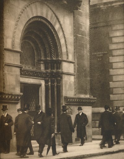 एक व्यावसायिक दिवस पर दोपहर में लोथबरी की एक झलक, c1935। द्वारा वाल्टर बेनिंगटन