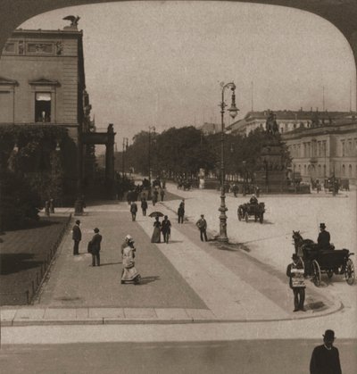 Unter den Linden, बर्लिन, 1903। द्वारा वर्क्स एंड सन स्कल्पचर स्टूडियो