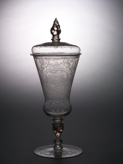 ढका हुआ गोबलेट, c.1715 (ग्लास) द्वारा स्कूल बोहेमियन