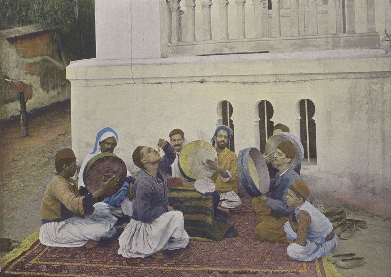 ऐसौआस, बिच्छू खाने वाले (रंगीन फोटो) द्वारा (बाद में) फ्रांसीसी फोटोग्राफर