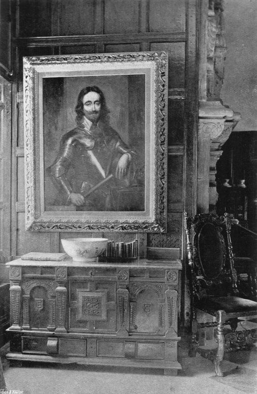 हॉल में एक अवकाश द्वारा चार्ल्स लैथम